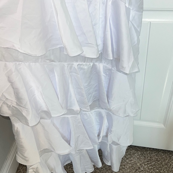 Petal & Pup Beautiful Annalise Ruffle Satin Dress White Maxi Dress Sz 4! - Picture 11 of 14